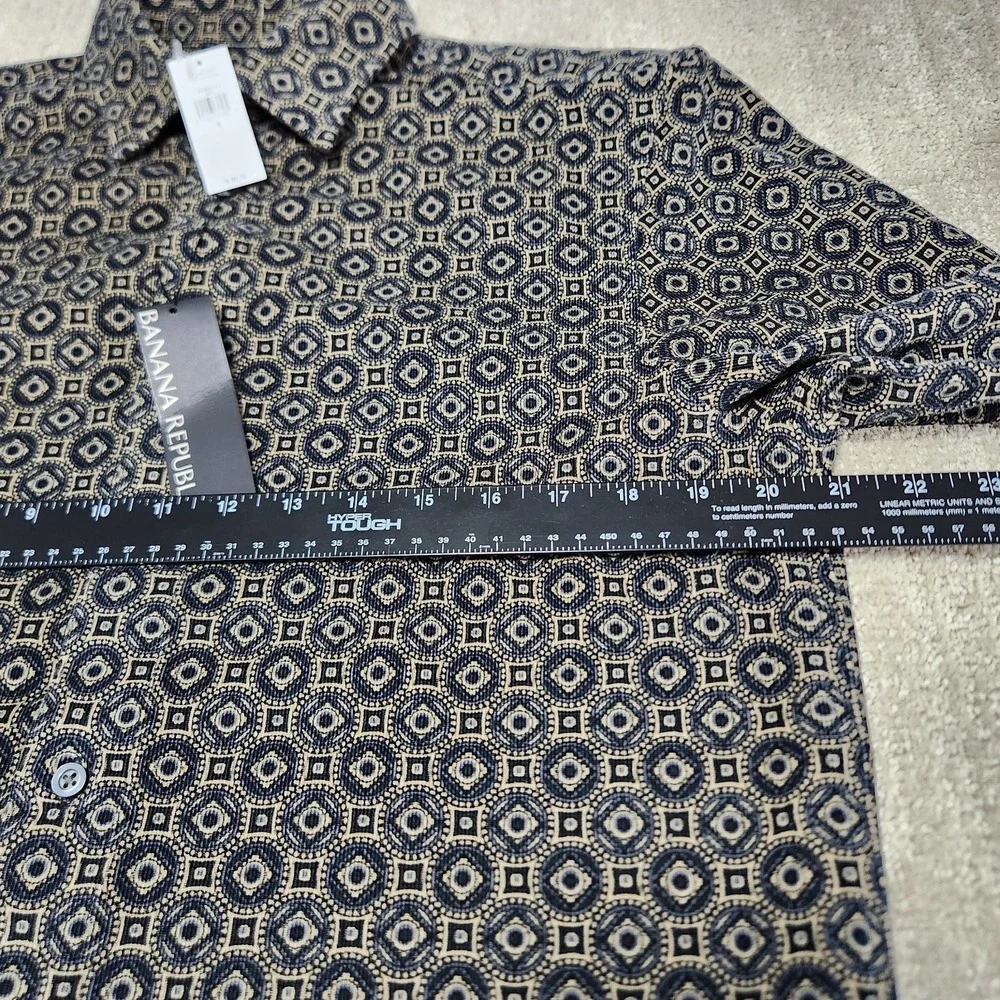 Banana Republic Corduroy Shirt Men Small Microwale Aztec AOP Navajo Southwestern